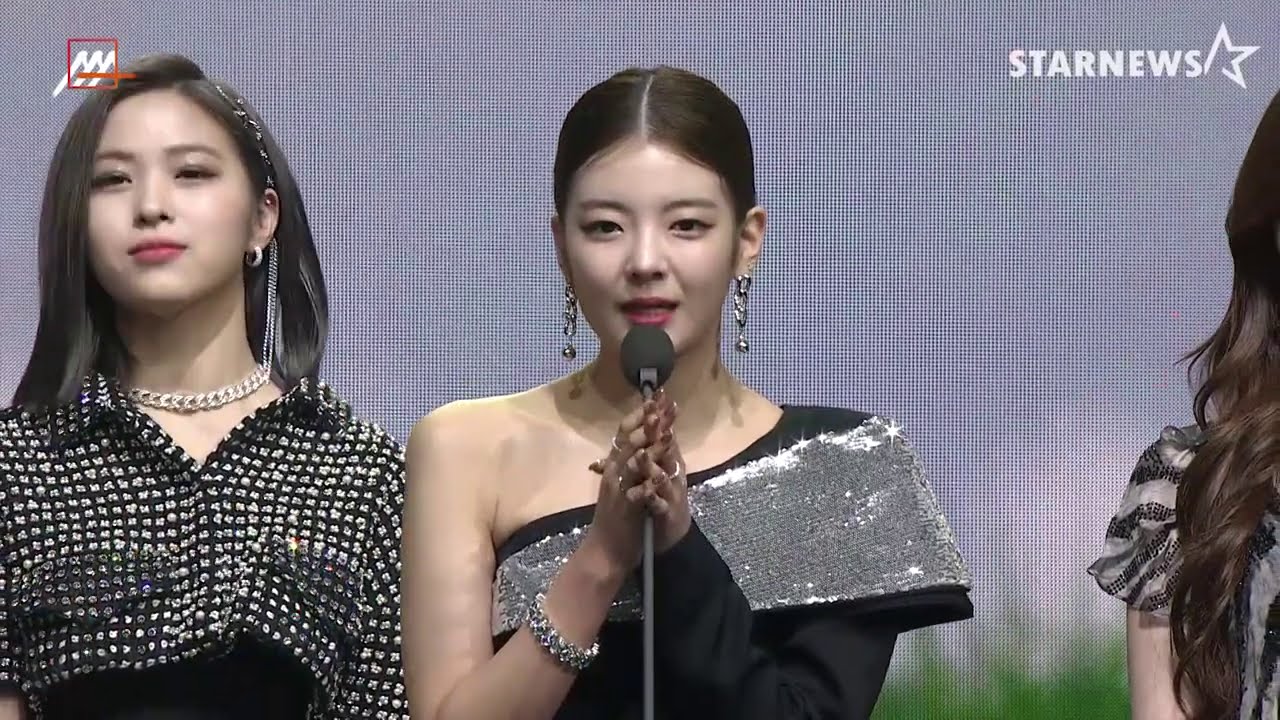 '2관왕' ITZY (있지) - AAA Best Choice Award AAA 베스트 초이스, AAA Hot Issue Award AAA 핫이슈   [2020AAA 수상소감] 미리보기