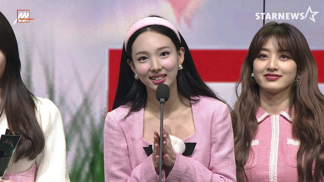 ‘2관왕’ 트와이스(TWICE) – 대상 Grand Prize Singer of the Year Award – AAA 최애돌 인기상 AAA Popularity Award 미리보기