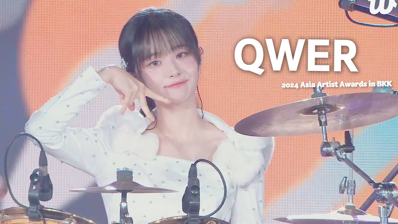 [#AAA2024] QWER- '내 이름 맑음 (Winter ver.) + 고민중독 (Winter ver.)' 4K Broadcast Stage | Official Video 미리보기